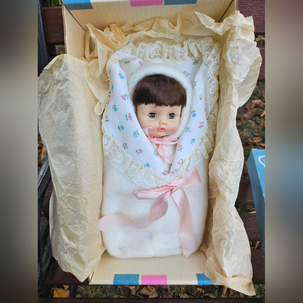 Vintage 1971 Baby Winkie Effanbee Doll Brunette New!